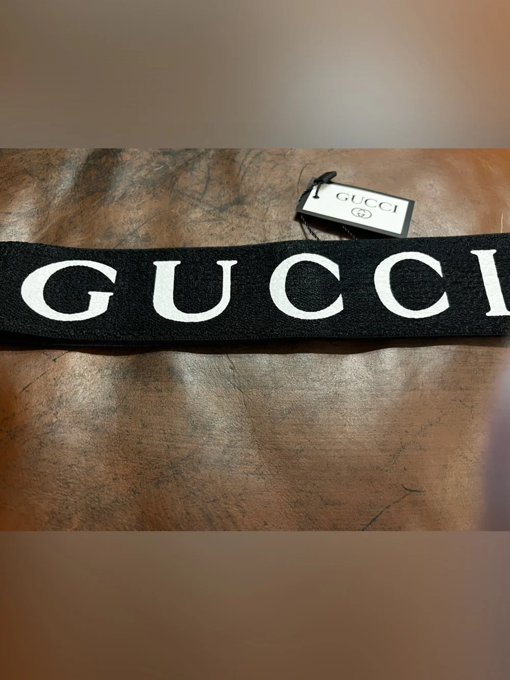 ⚫️ Gucci. Black White Spellout Stretch Headband